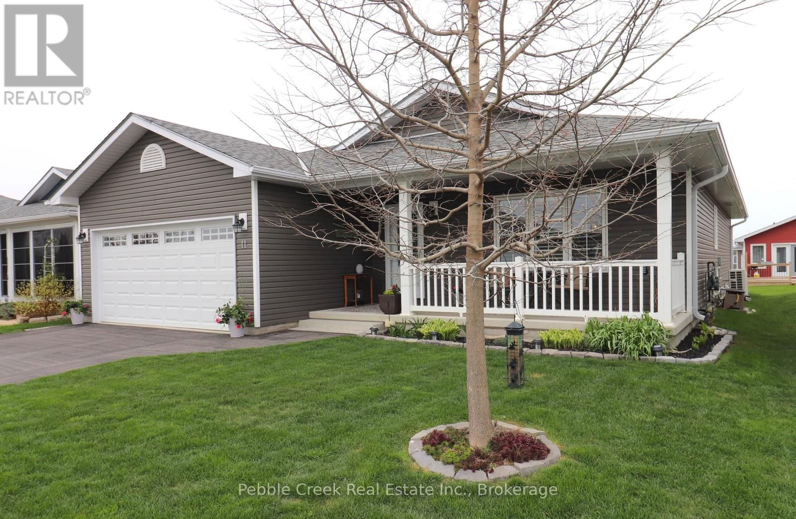 11 WINDWARD WAY NORTH Image 38