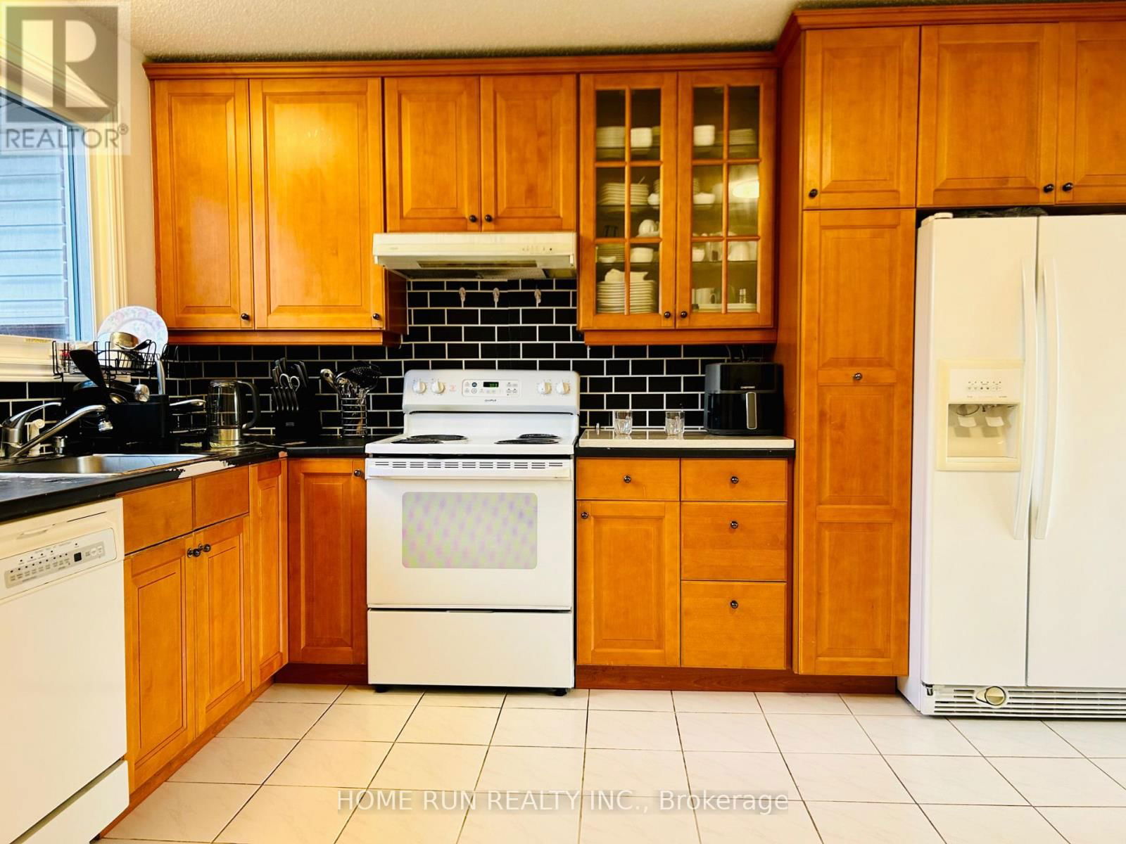 1441 FISHER AVENUE Image 9