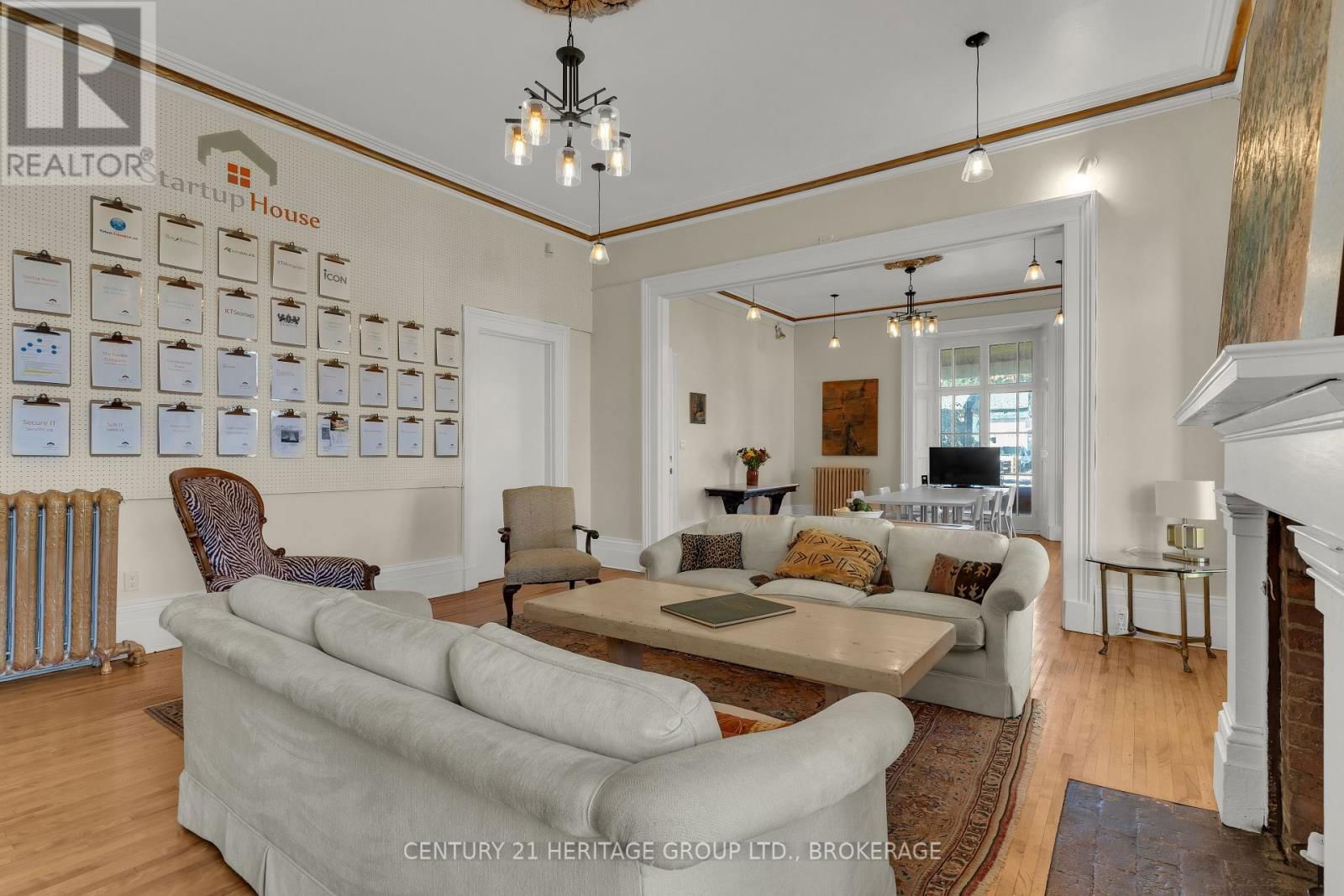 389 KING STREET EAST Image 24