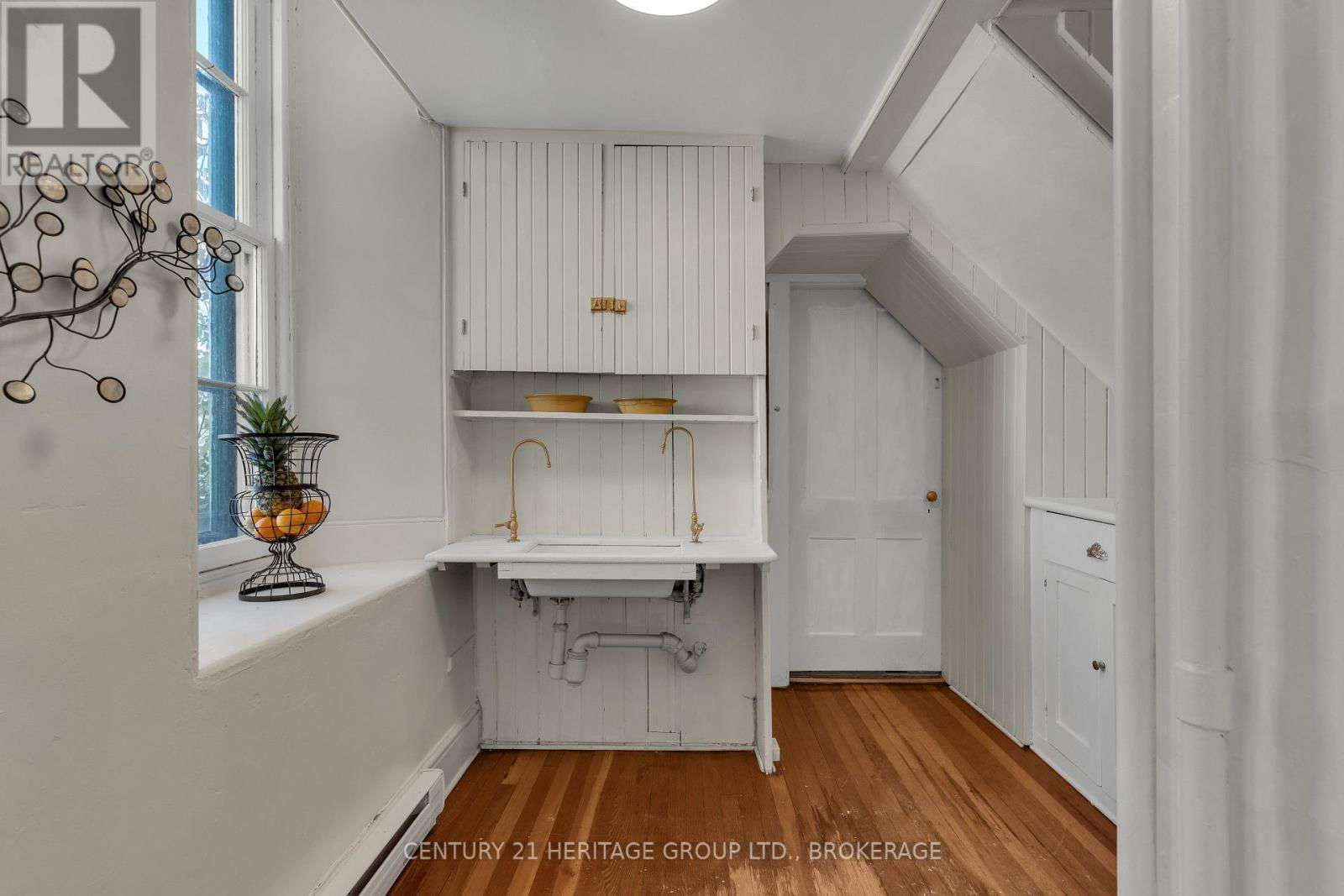 389 KING STREET EAST Image 26