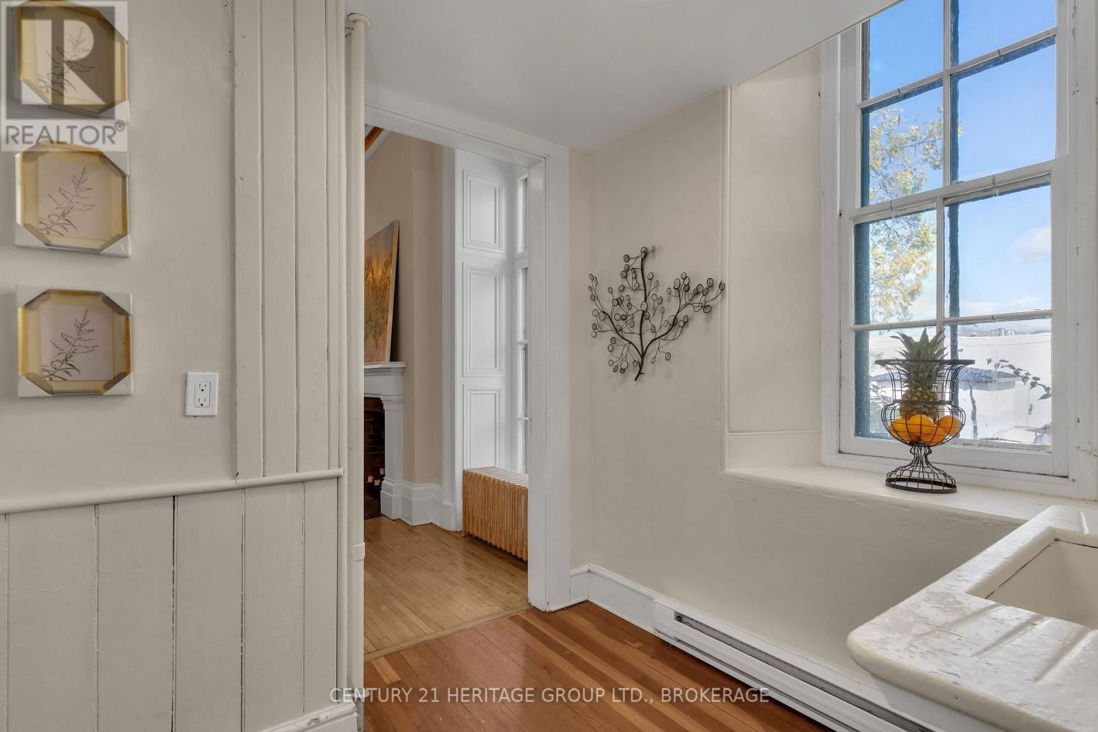 389 KING STREET EAST Image 27