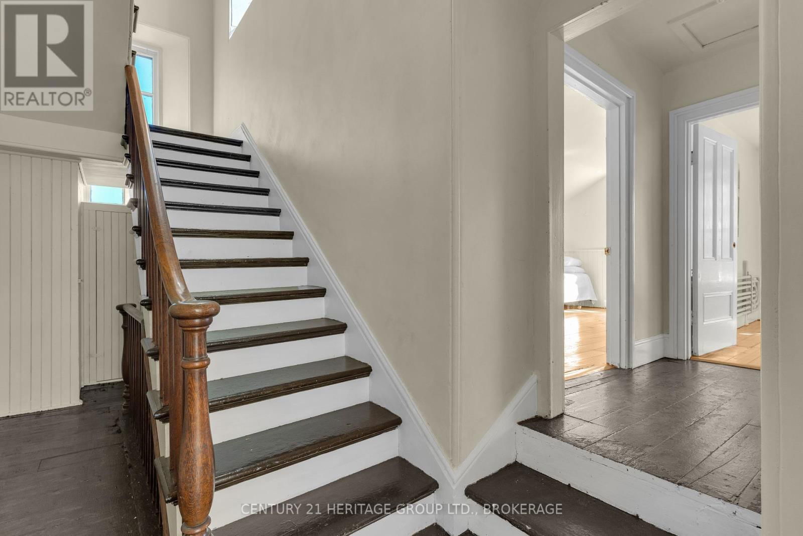 389 KING STREET EAST Image 35