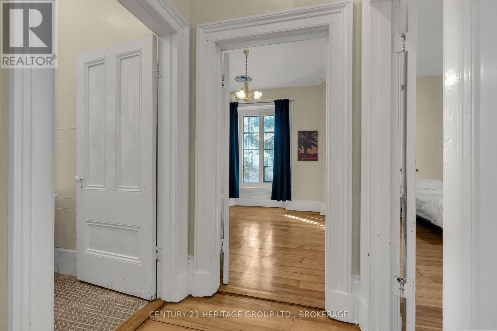 389 KING STREET EAST Image 39