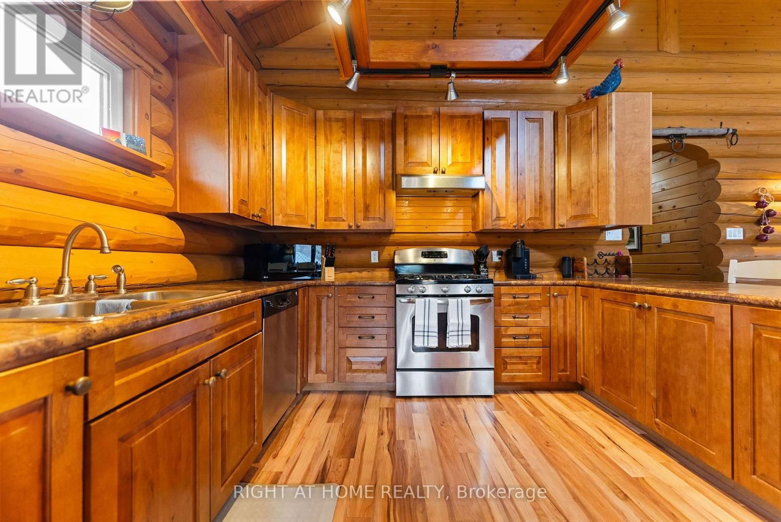 121 MUSKIE LANE Image 14