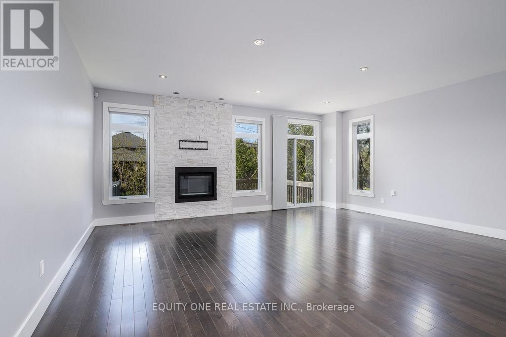 888 WOODROFFE AVENUE Image 12