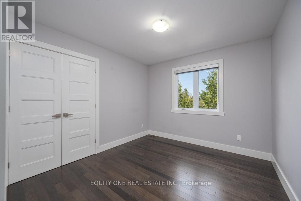 888 WOODROFFE AVENUE Image 14