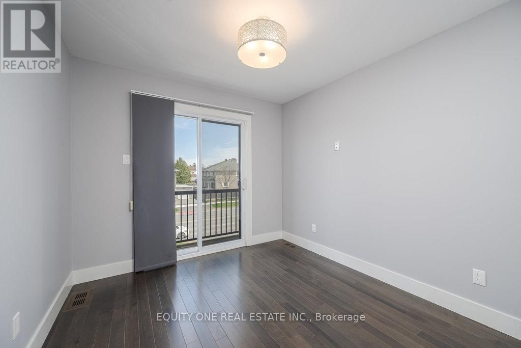 888 WOODROFFE AVENUE Image 15