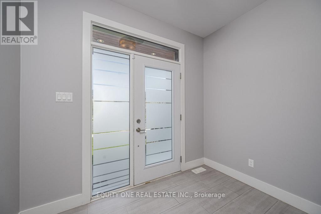 888 WOODROFFE AVENUE Image 2
