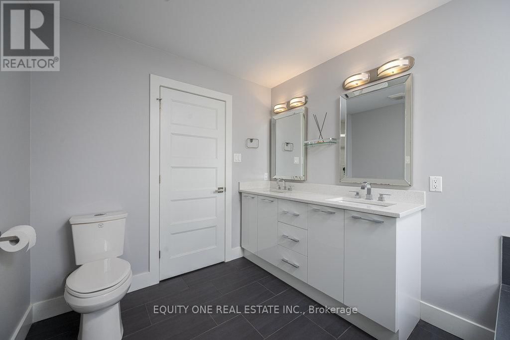 888 WOODROFFE AVENUE Image 22