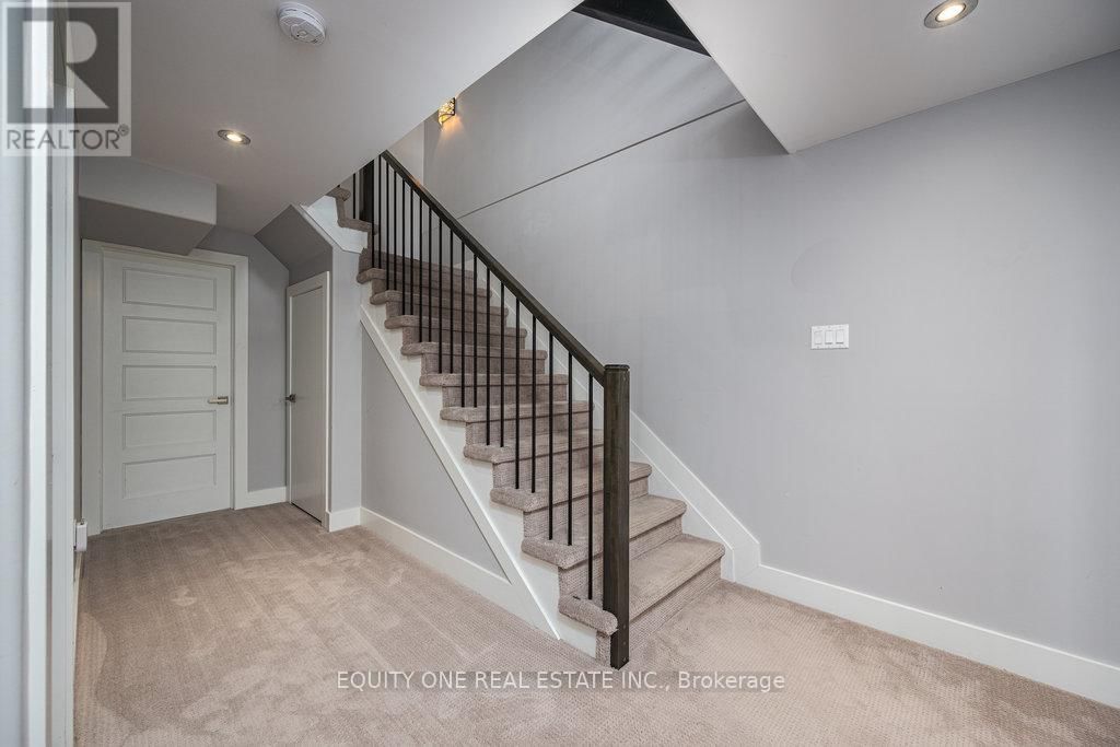 888 WOODROFFE AVENUE Image 24