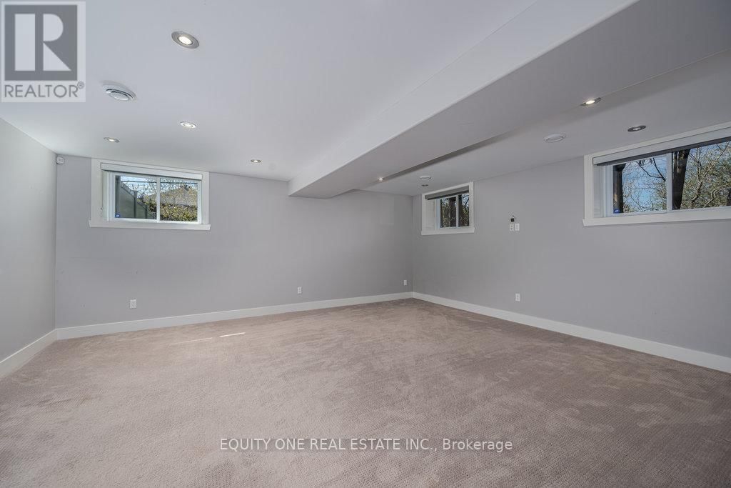 888 WOODROFFE AVENUE Image 25