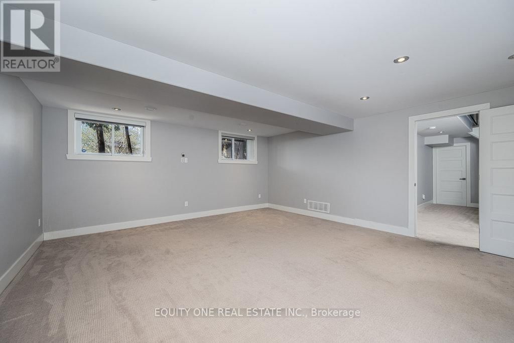 888 WOODROFFE AVENUE Image 26