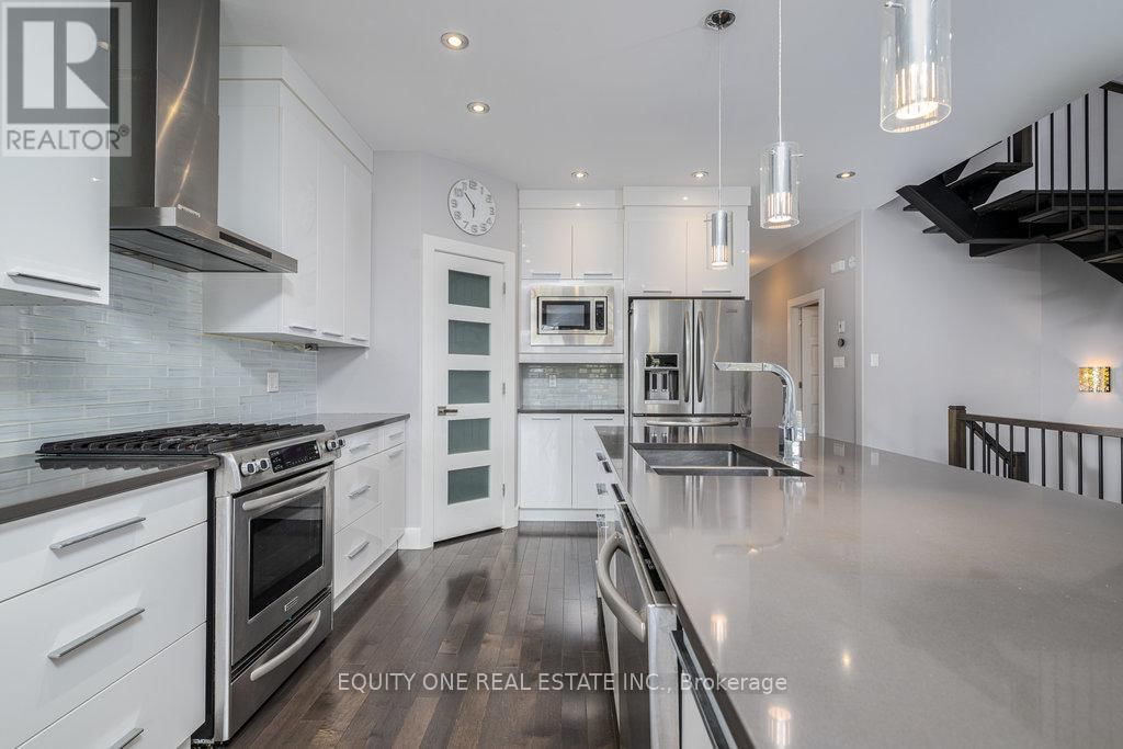 888 WOODROFFE AVENUE Image 7