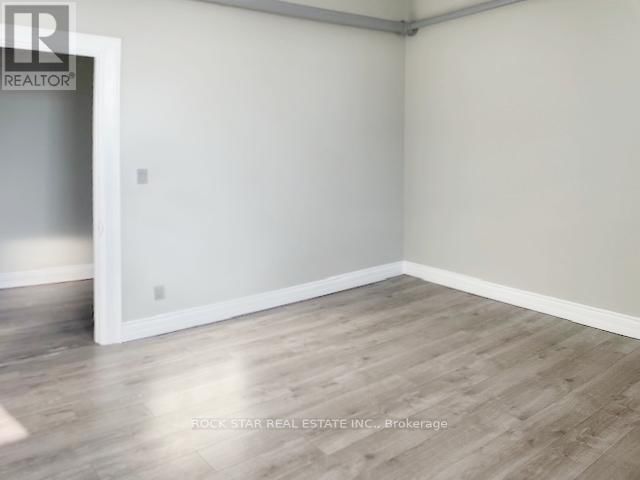 19 KING STREET WEST Image 24