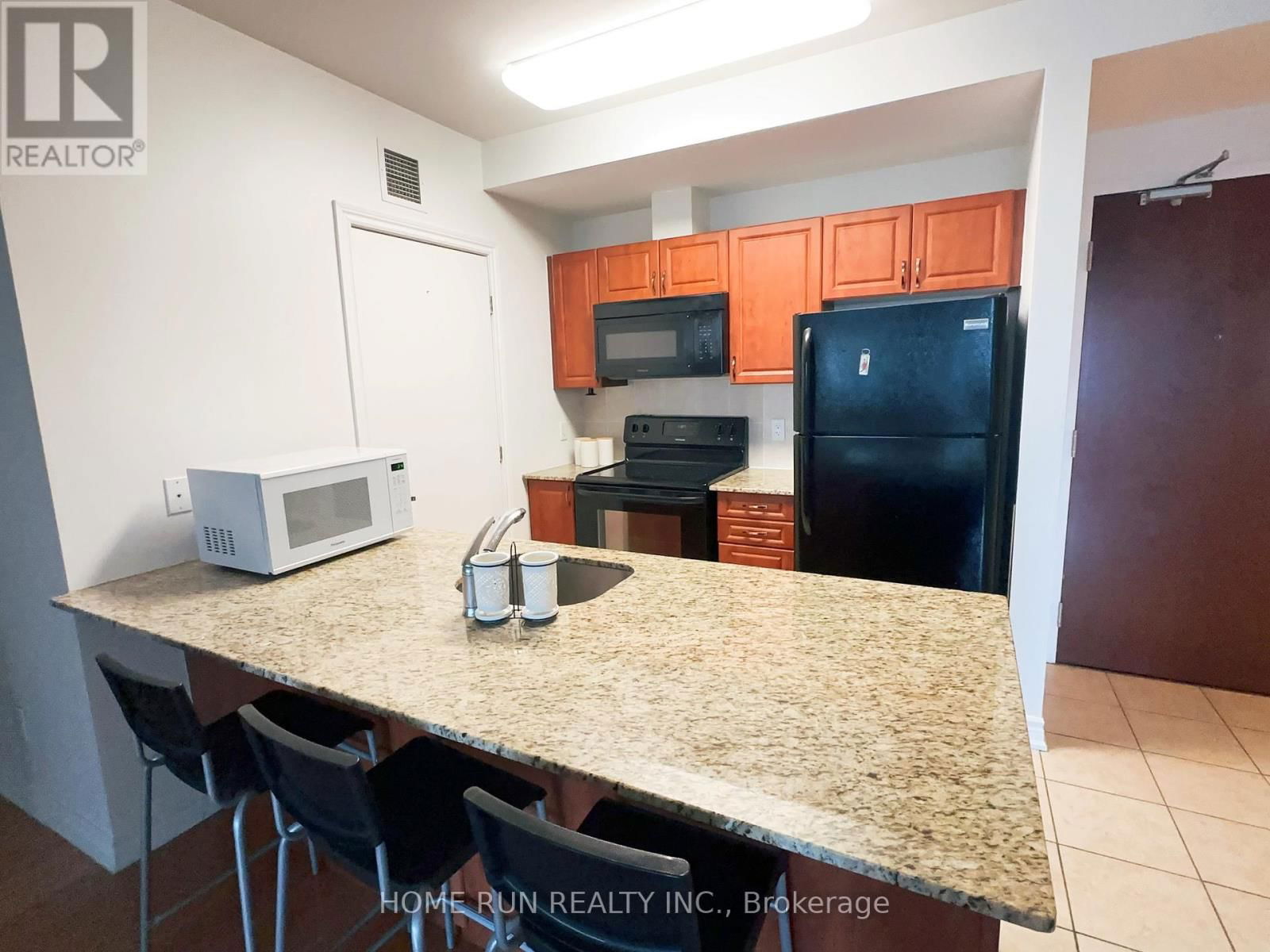 1506 - 234 RIDEAU STREET Image 3