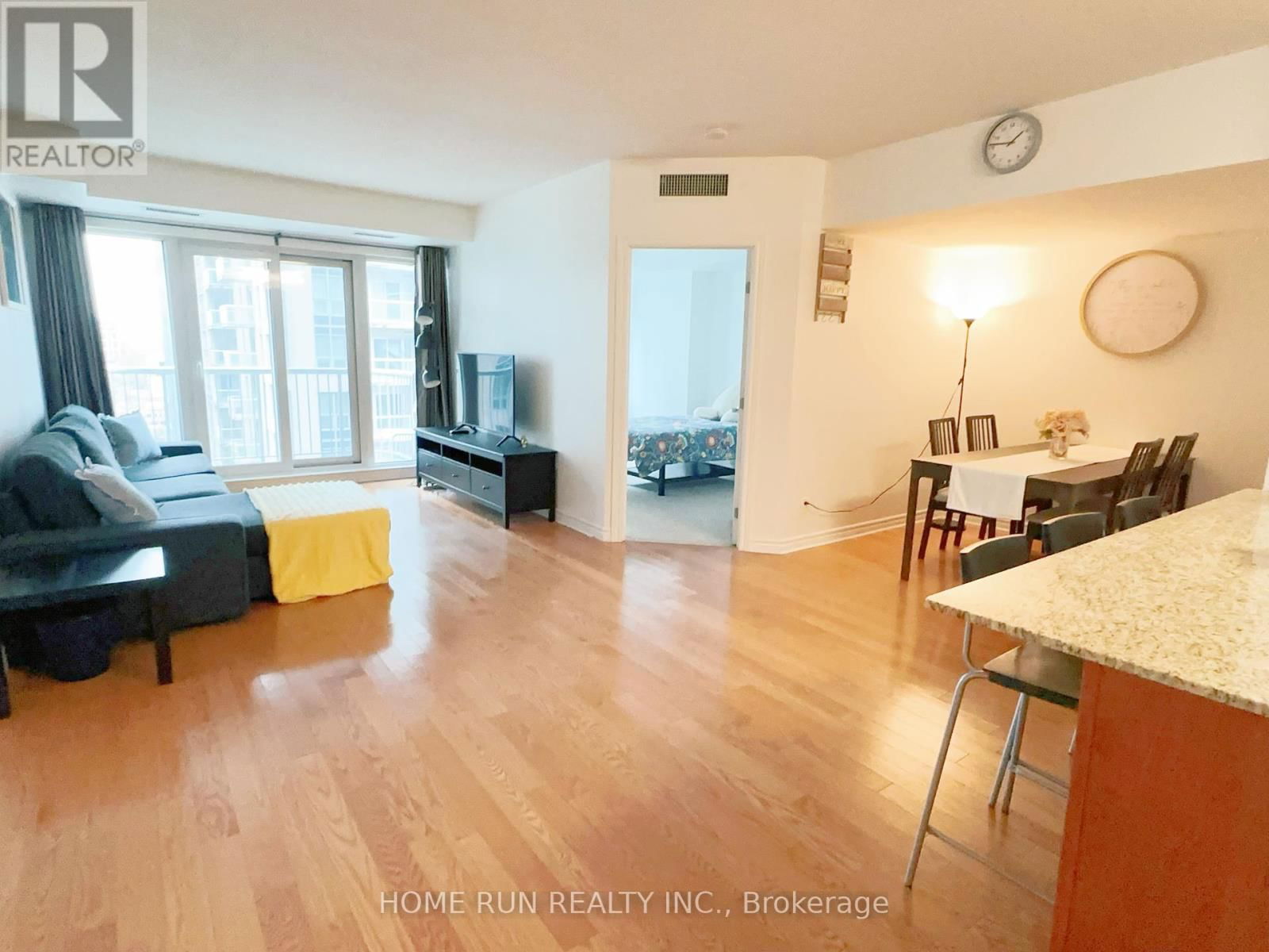 1506 - 234 RIDEAU STREET Image 4