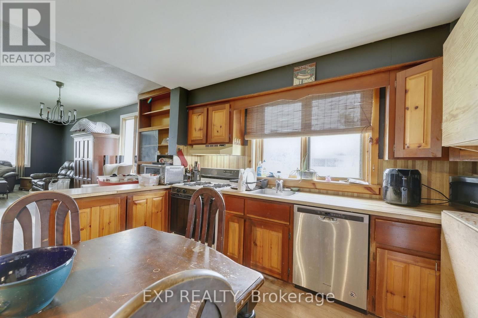 56 VICTORIA AVENUE EAST Image 16