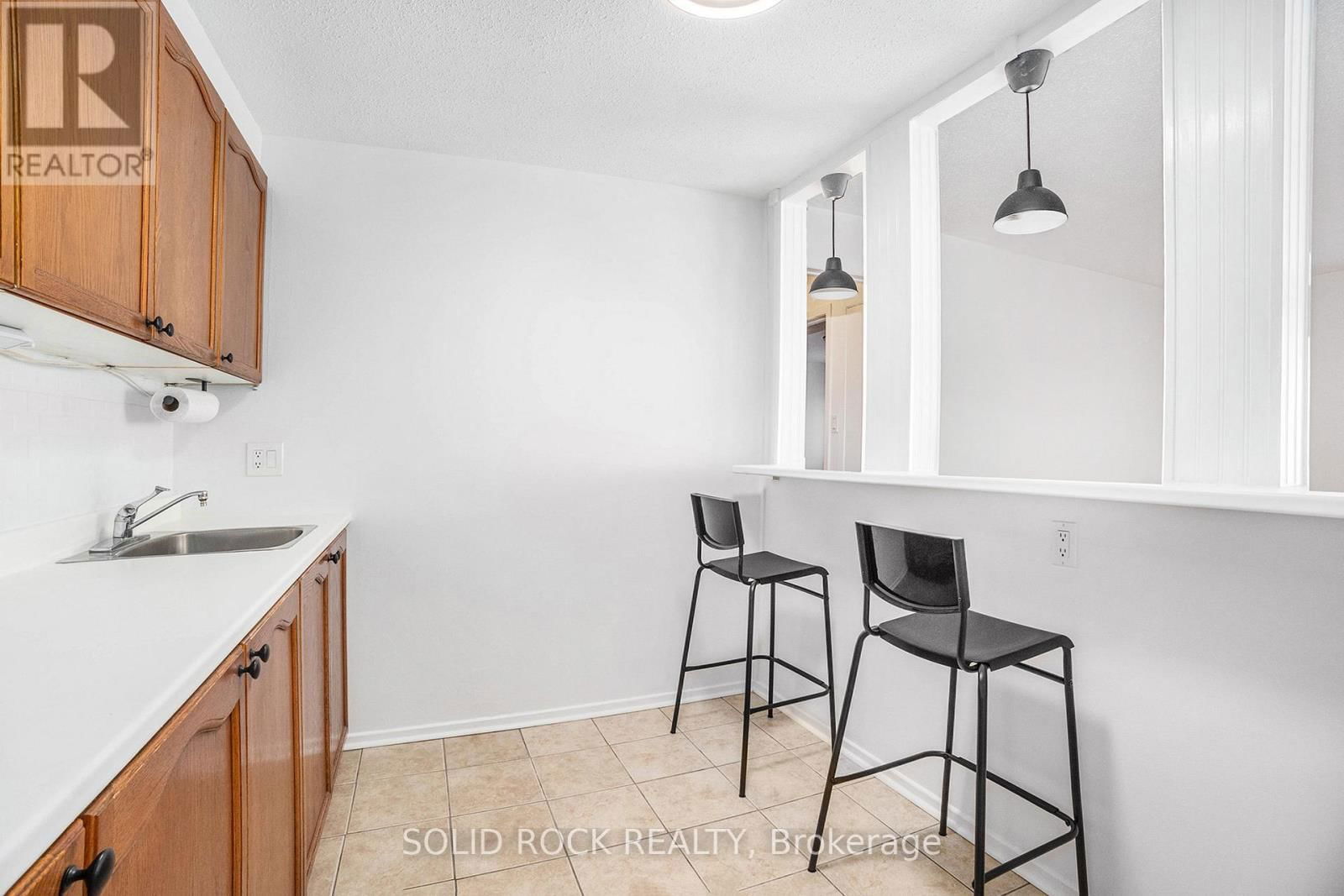 14 - 47 SUMAC STREET Image 8