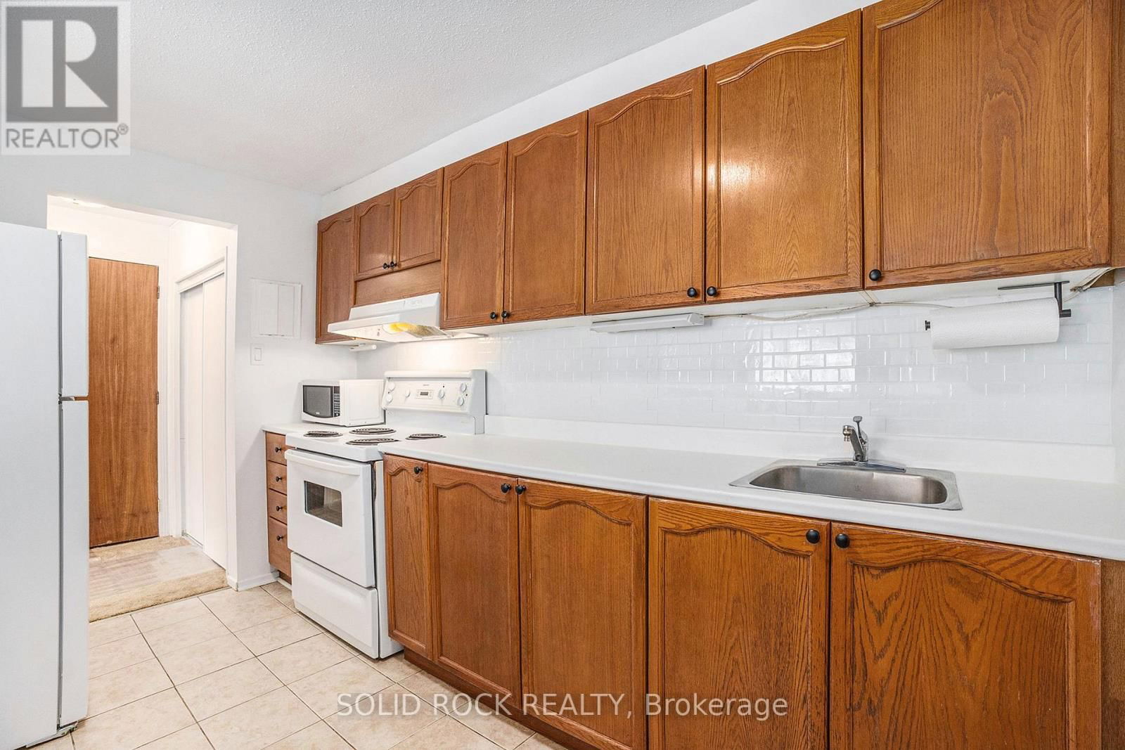 14 - 47 SUMAC STREET Image 9