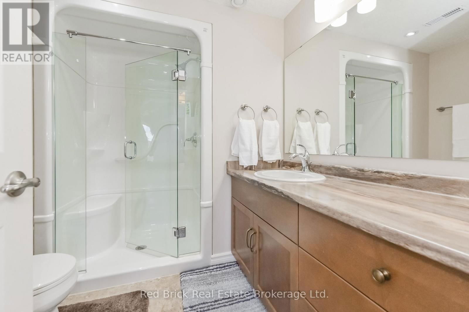207 - 6492 GERRIE ROAD Image 11