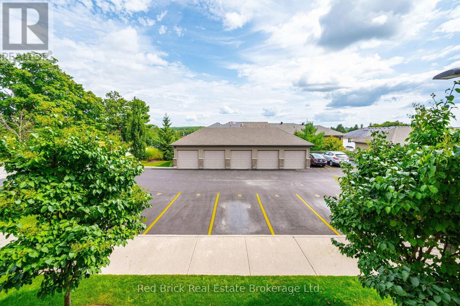 207 - 6492 GERRIE ROAD Image 19