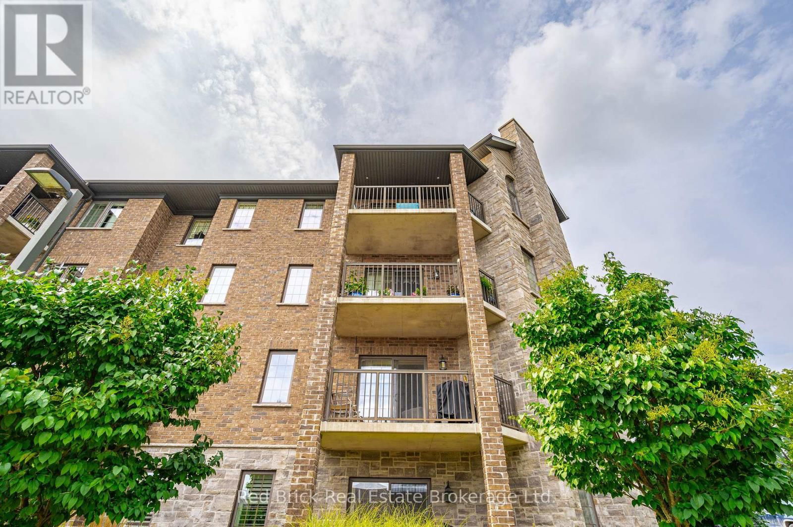 207 - 6492 GERRIE ROAD Image 2