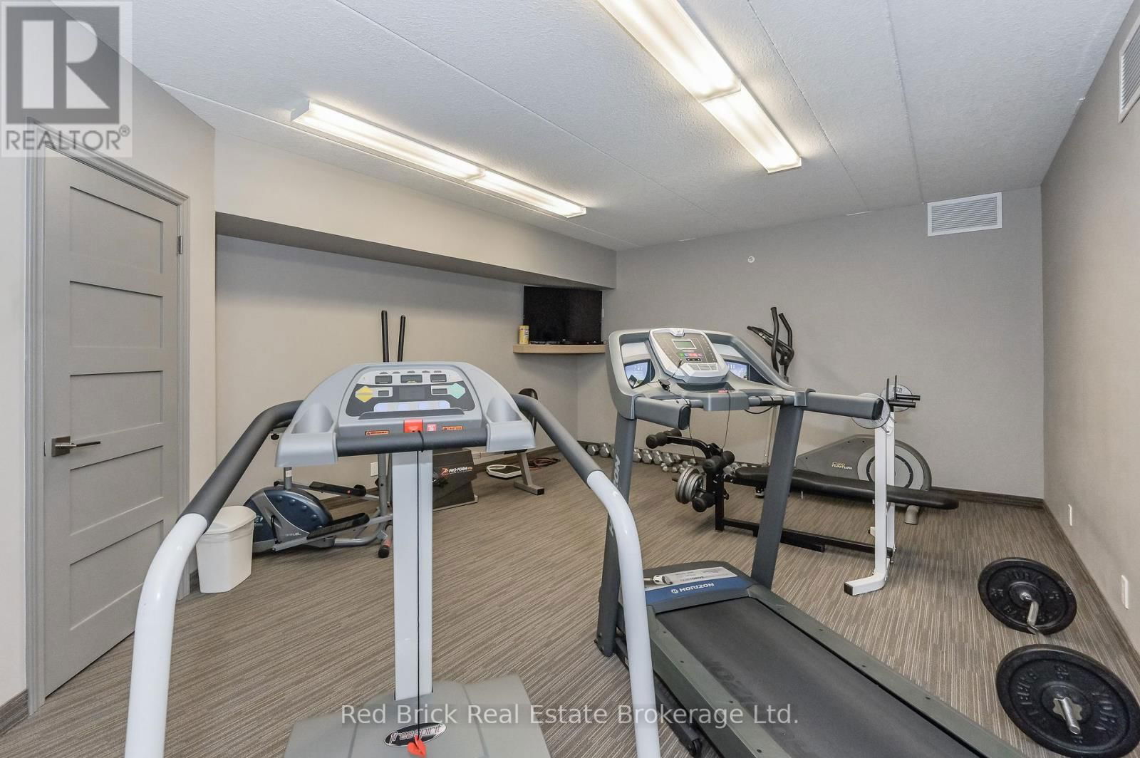 207 - 6492 GERRIE ROAD Image 21