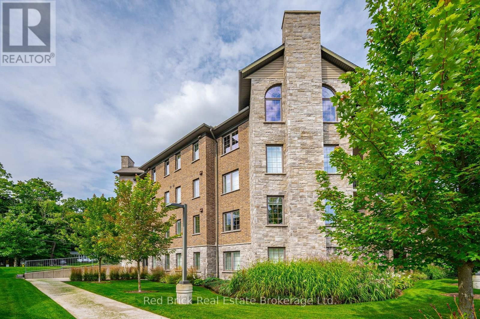 207 - 6492 GERRIE ROAD Image 22