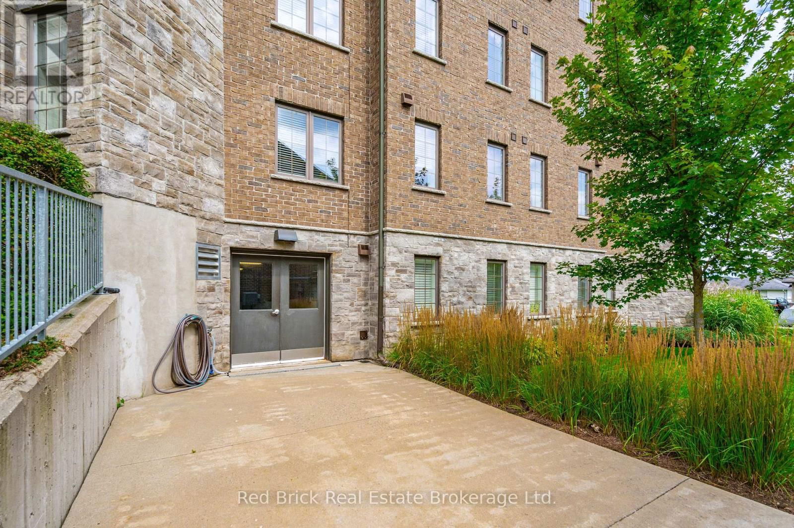 207 - 6492 GERRIE ROAD Image 23