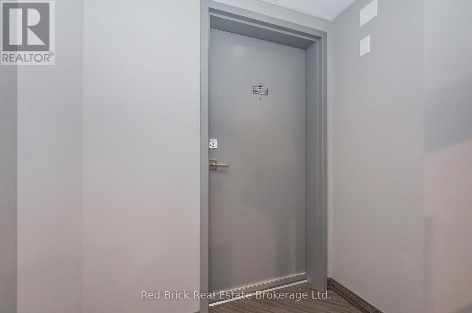 207 - 6492 GERRIE ROAD Image 4