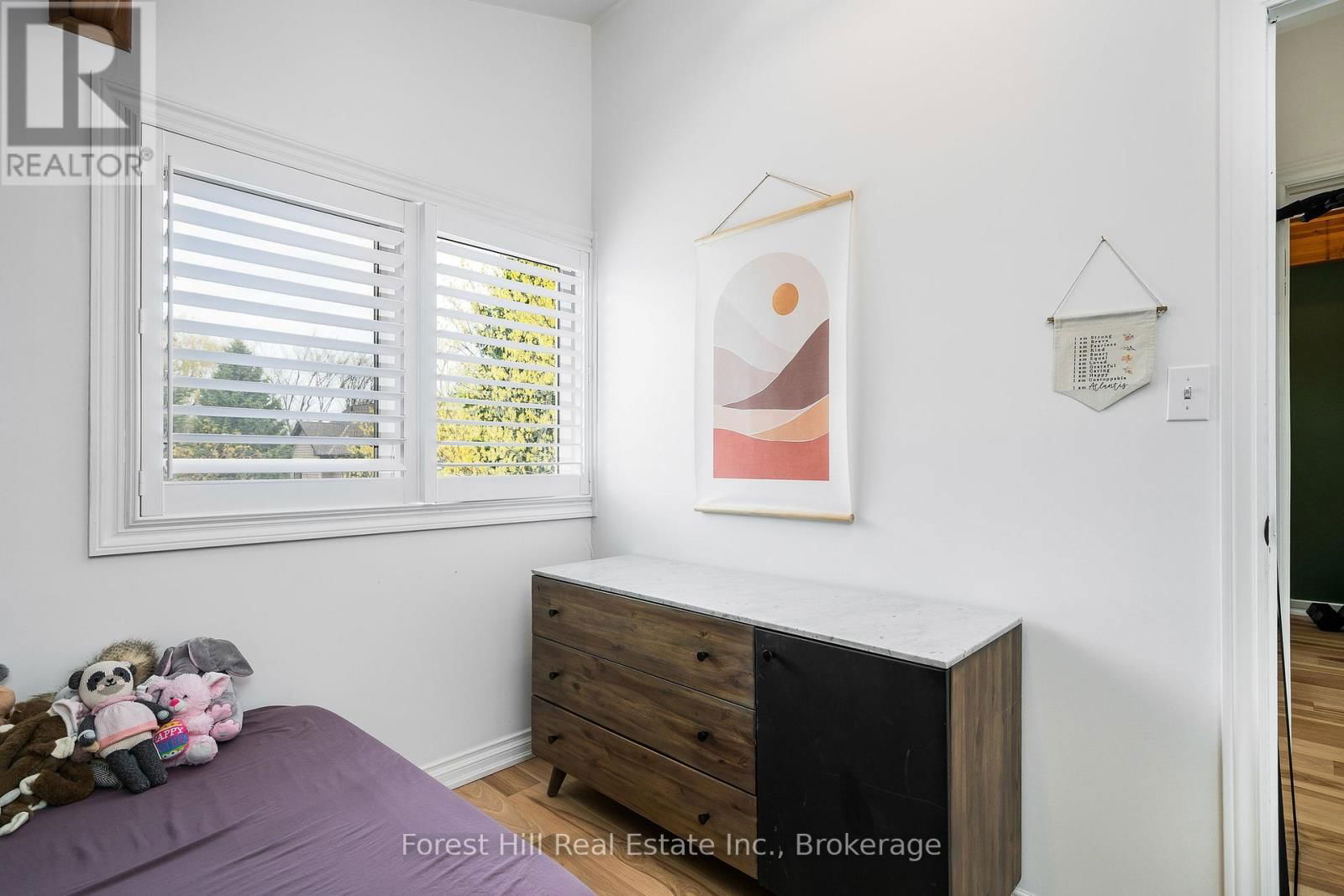 144 BROOKER BOULEVARD Image 35