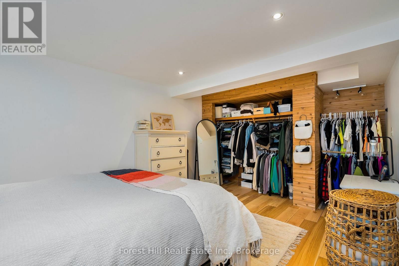 144 BROOKER BOULEVARD Image 43
