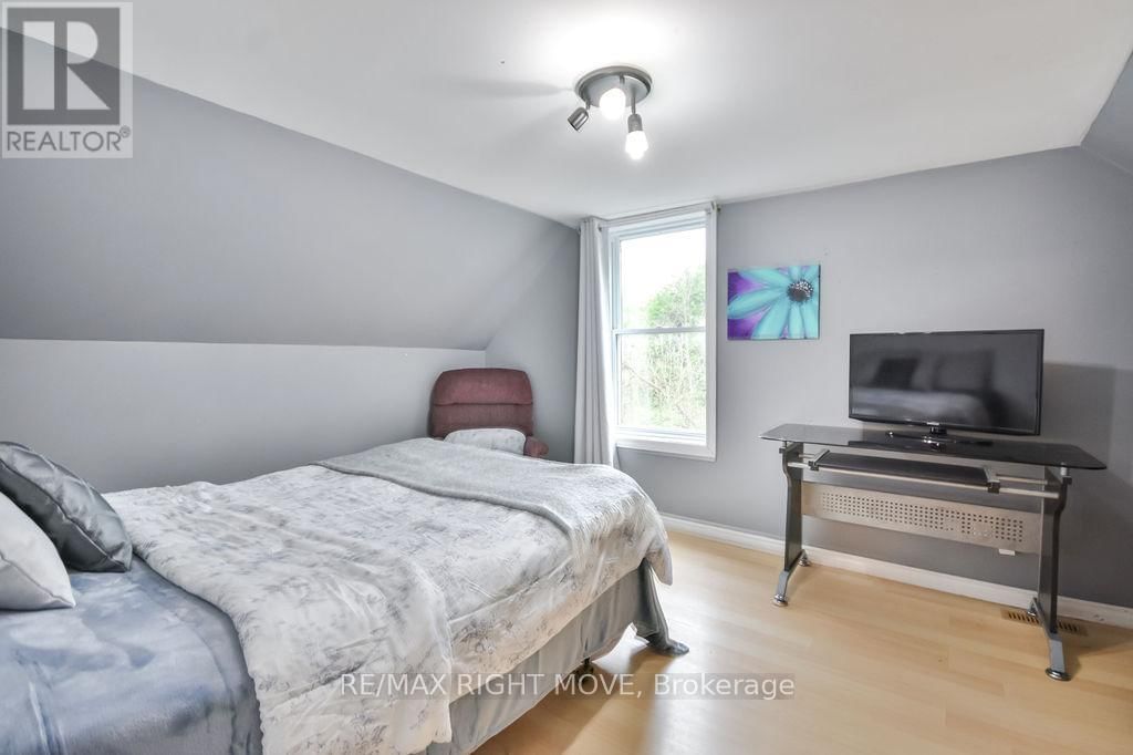198 WOODCHESTER AVENUE Image 33