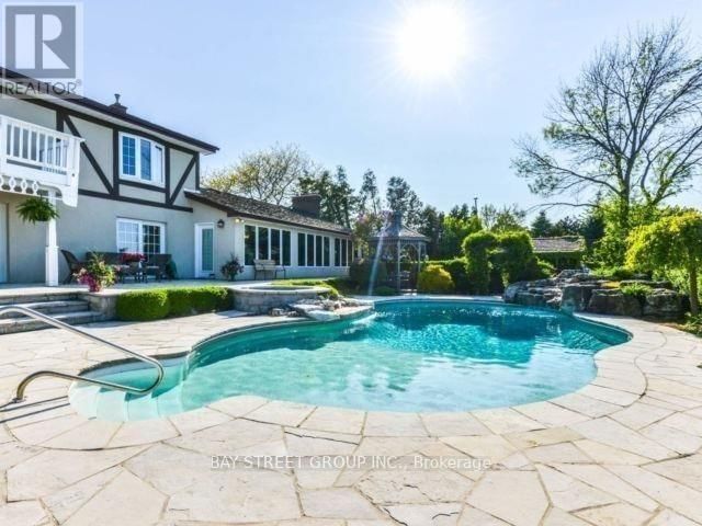 8 LAKESHORE DRIVE Image 1
