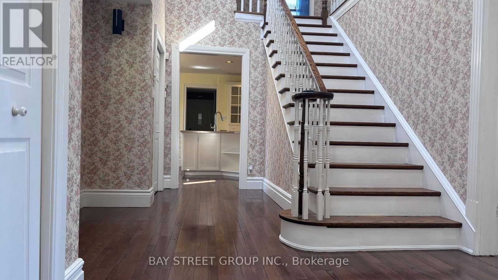 8 LAKESHORE DRIVE Image 10