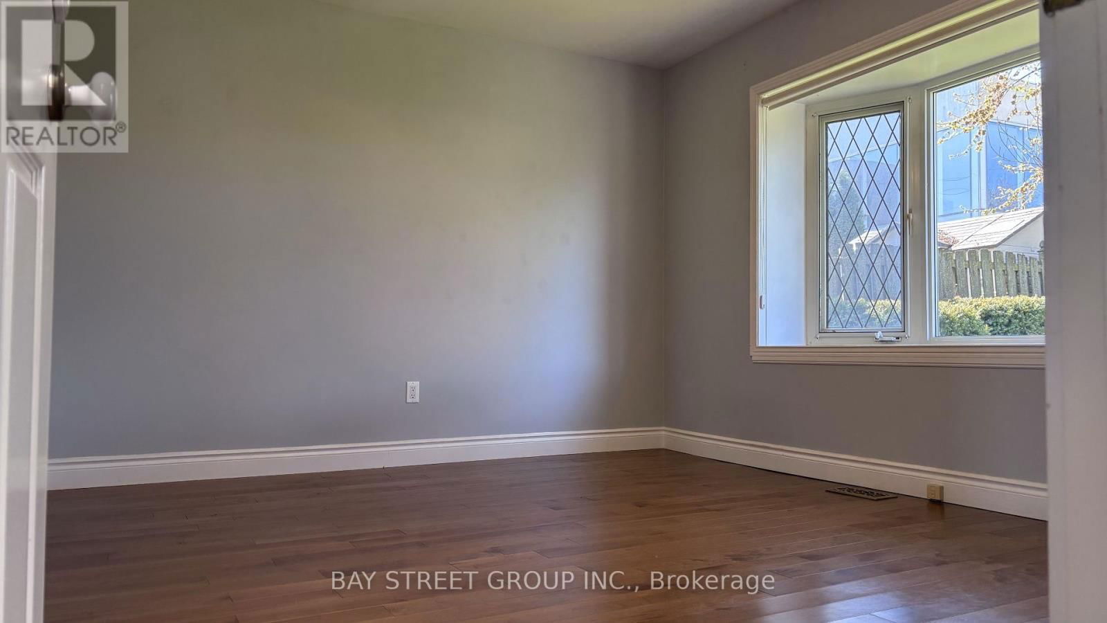 8 LAKESHORE DRIVE Image 13