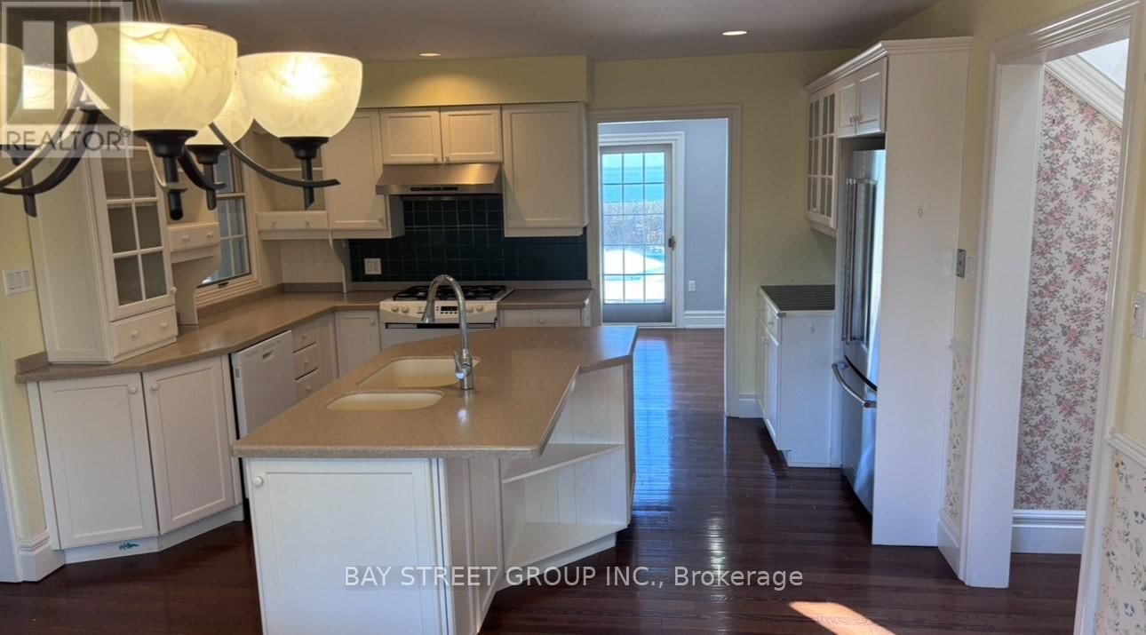 8 LAKESHORE DRIVE Image 19