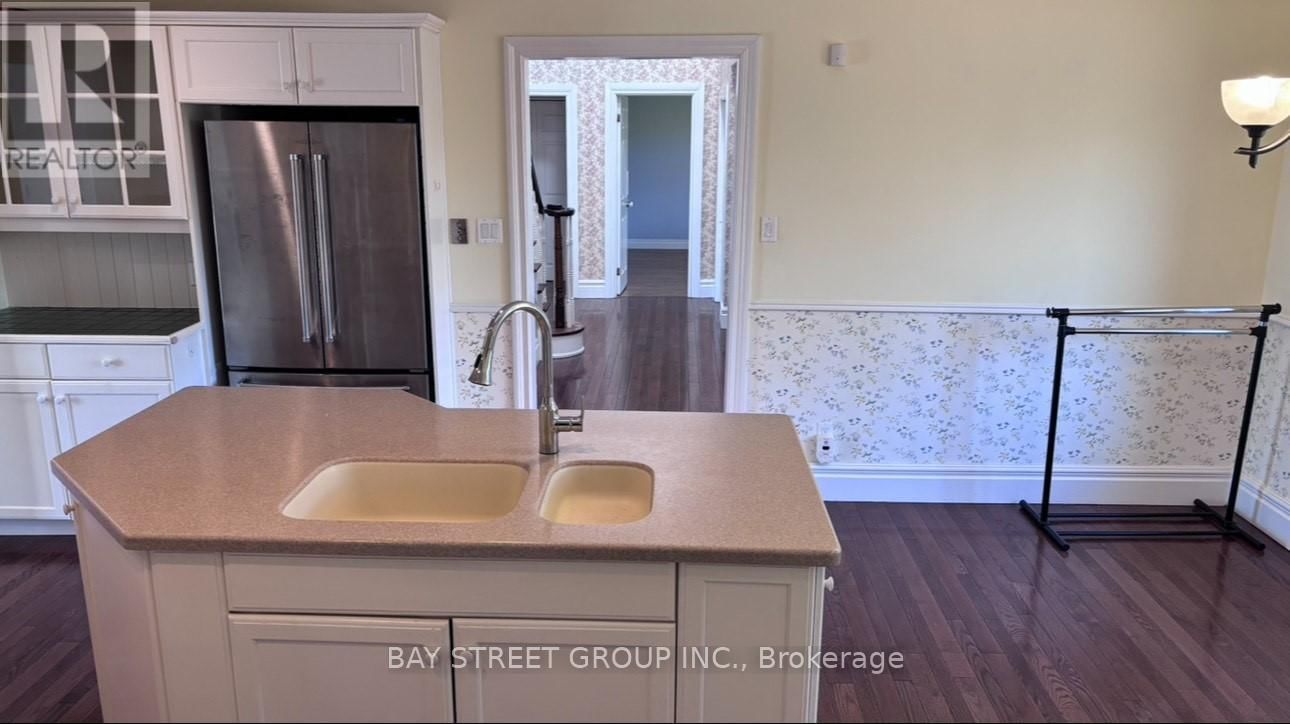 8 LAKESHORE DRIVE Image 21