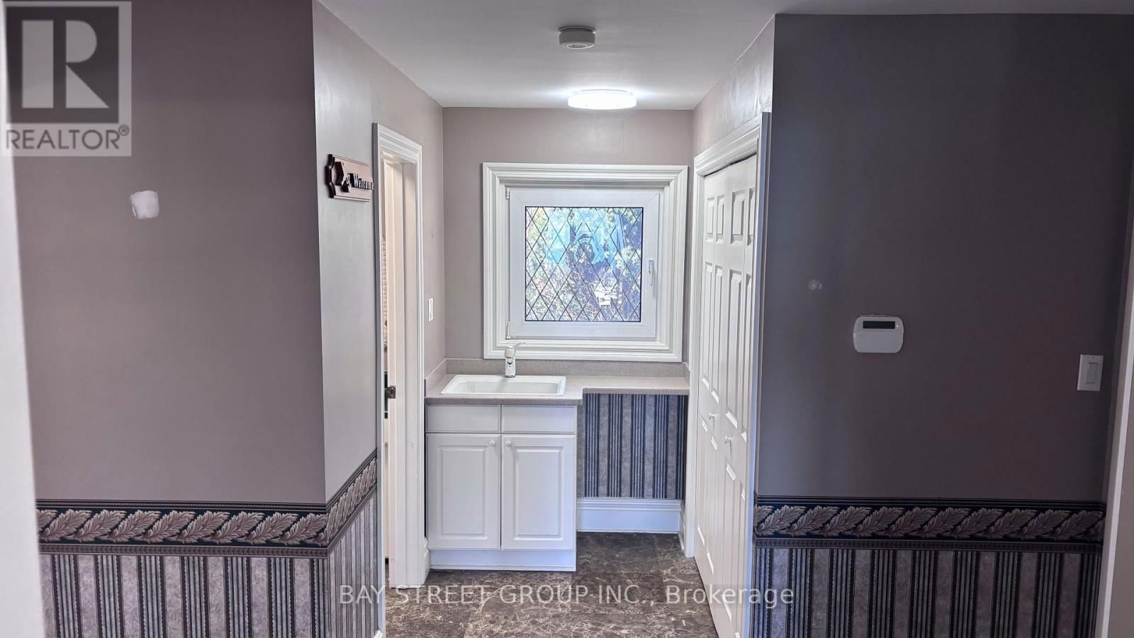 8 LAKESHORE DRIVE Image 22