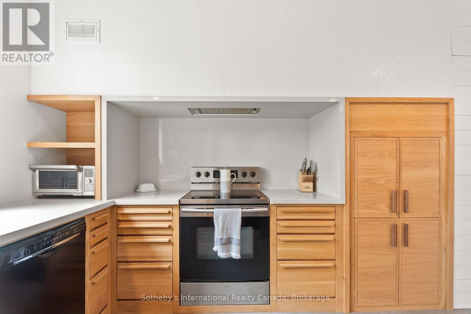 1100 WHITES ROAD Image 10
