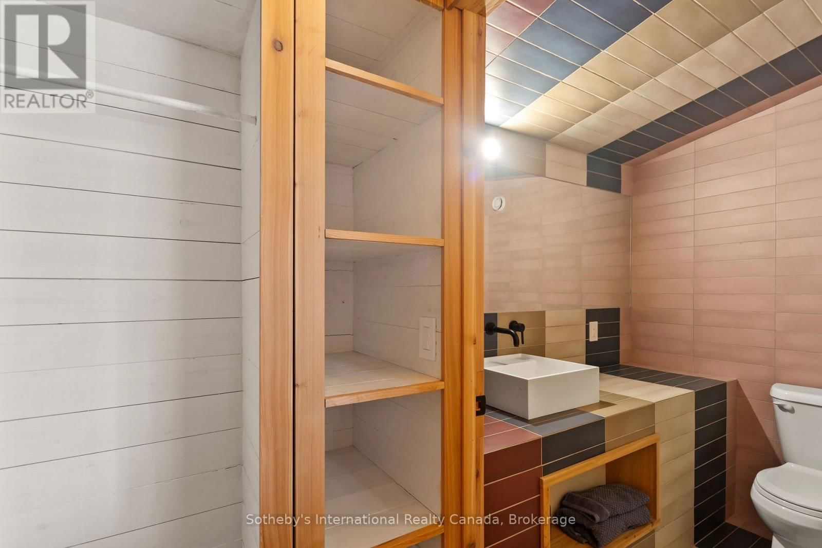 1100 WHITES ROAD Image 21
