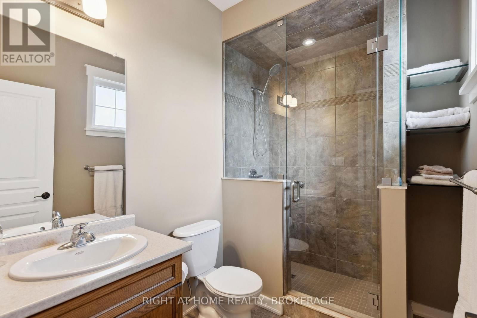 17 - 2880 KING STREET Image 20
