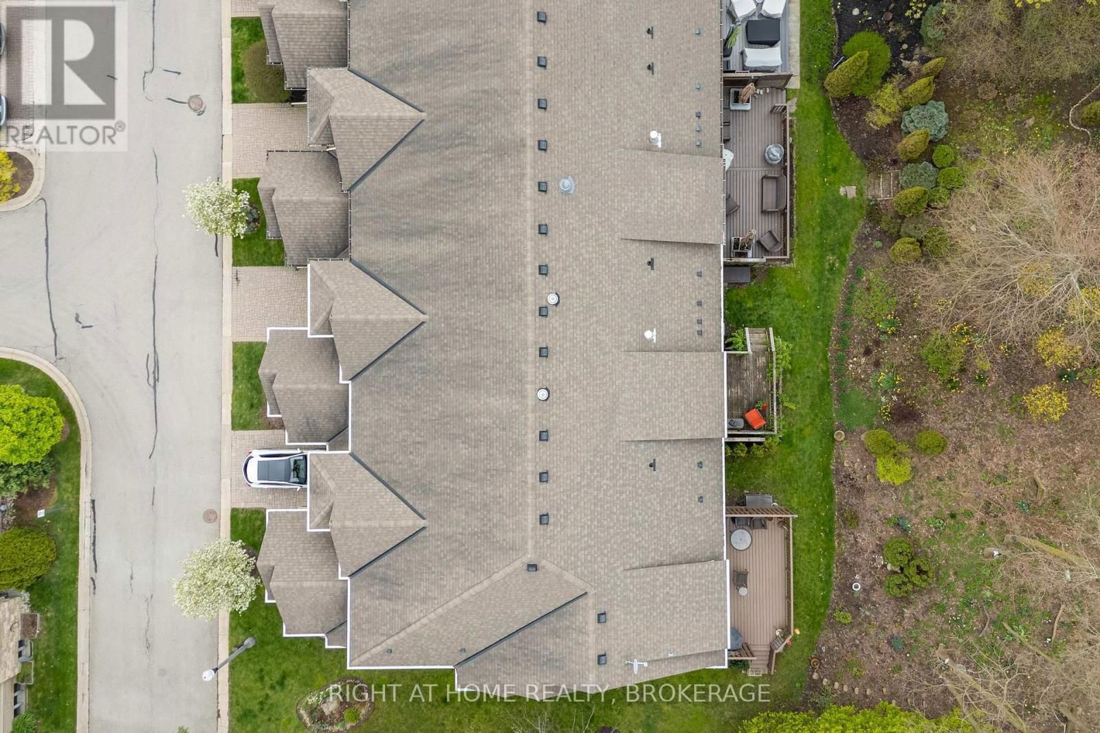 17 - 2880 KING STREET Image 32