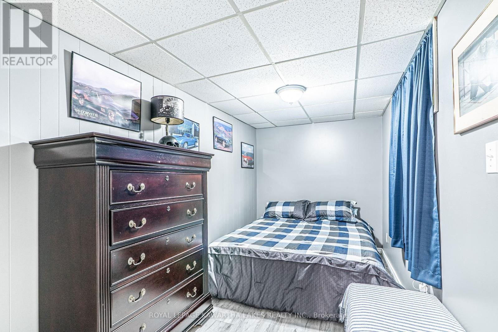 28 CADILLAC BOULEVARD Image 19