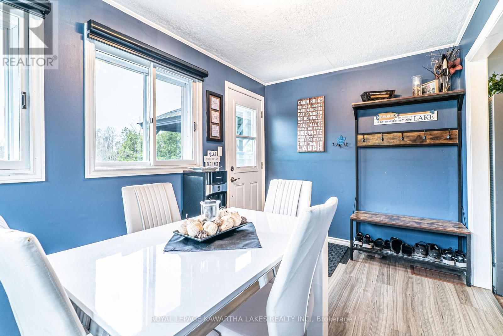 28 CADILLAC BOULEVARD Image 9