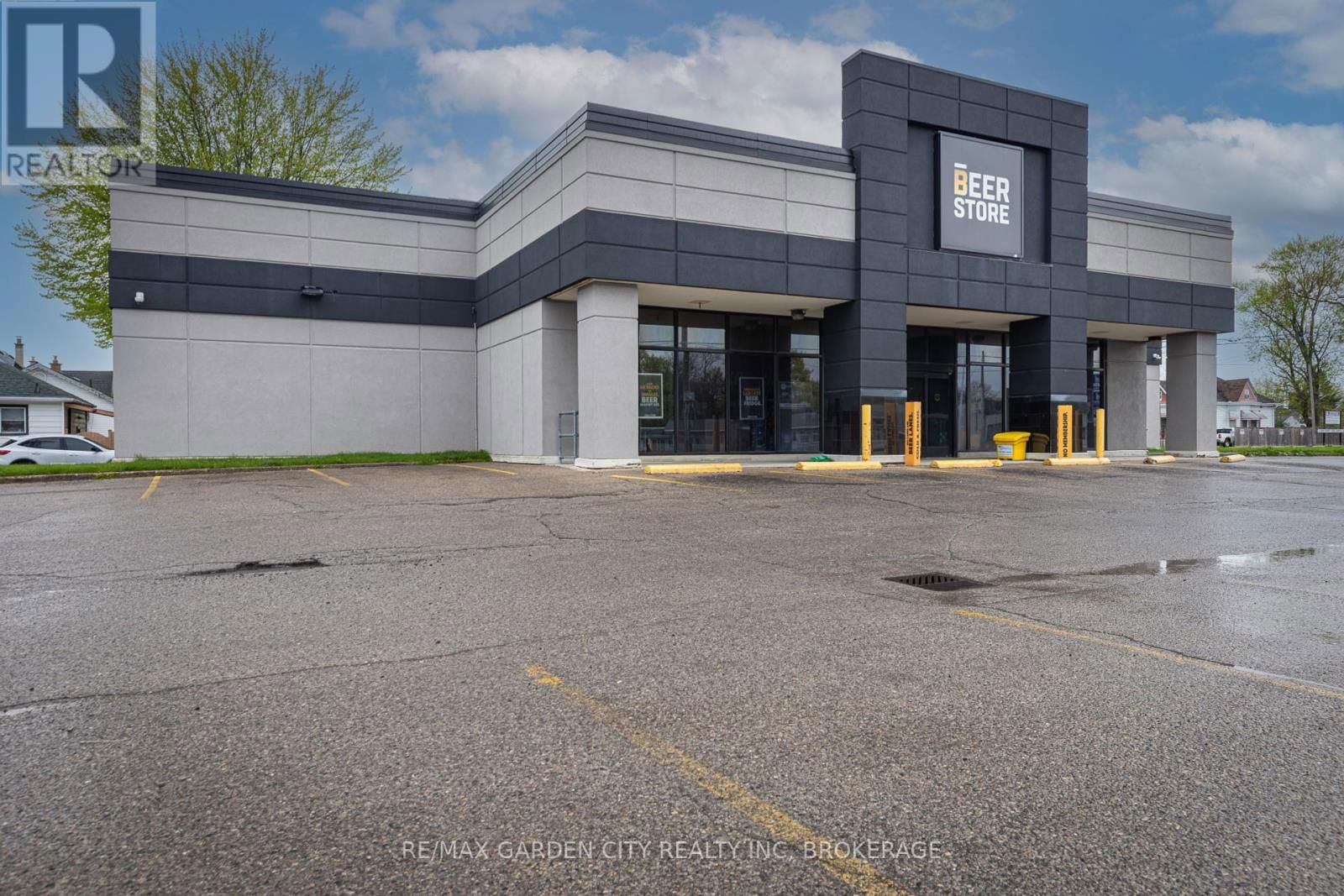 1600 DUNDAS STREET Image 2