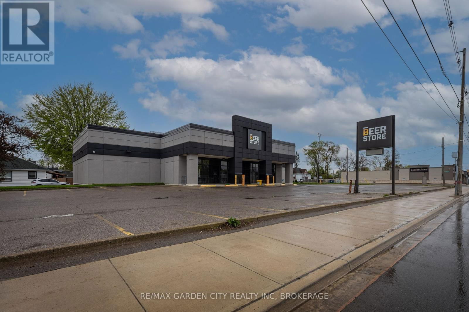 1600 DUNDAS STREET Image 3