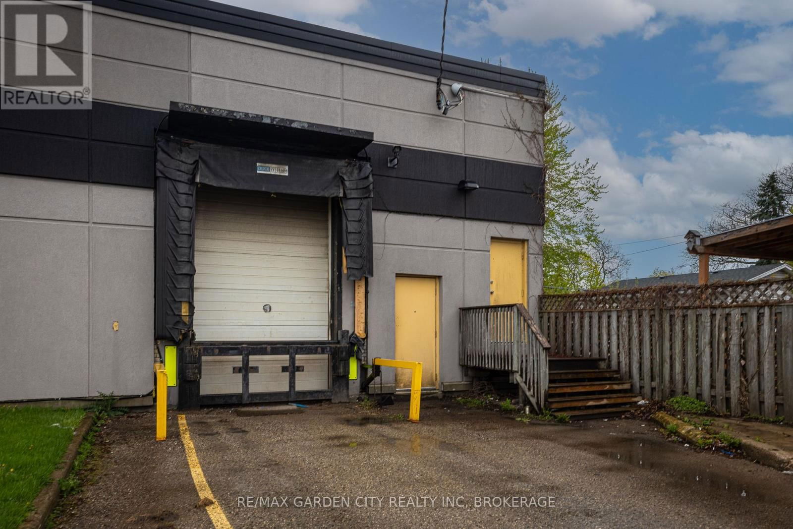 1600 DUNDAS STREET Image 6