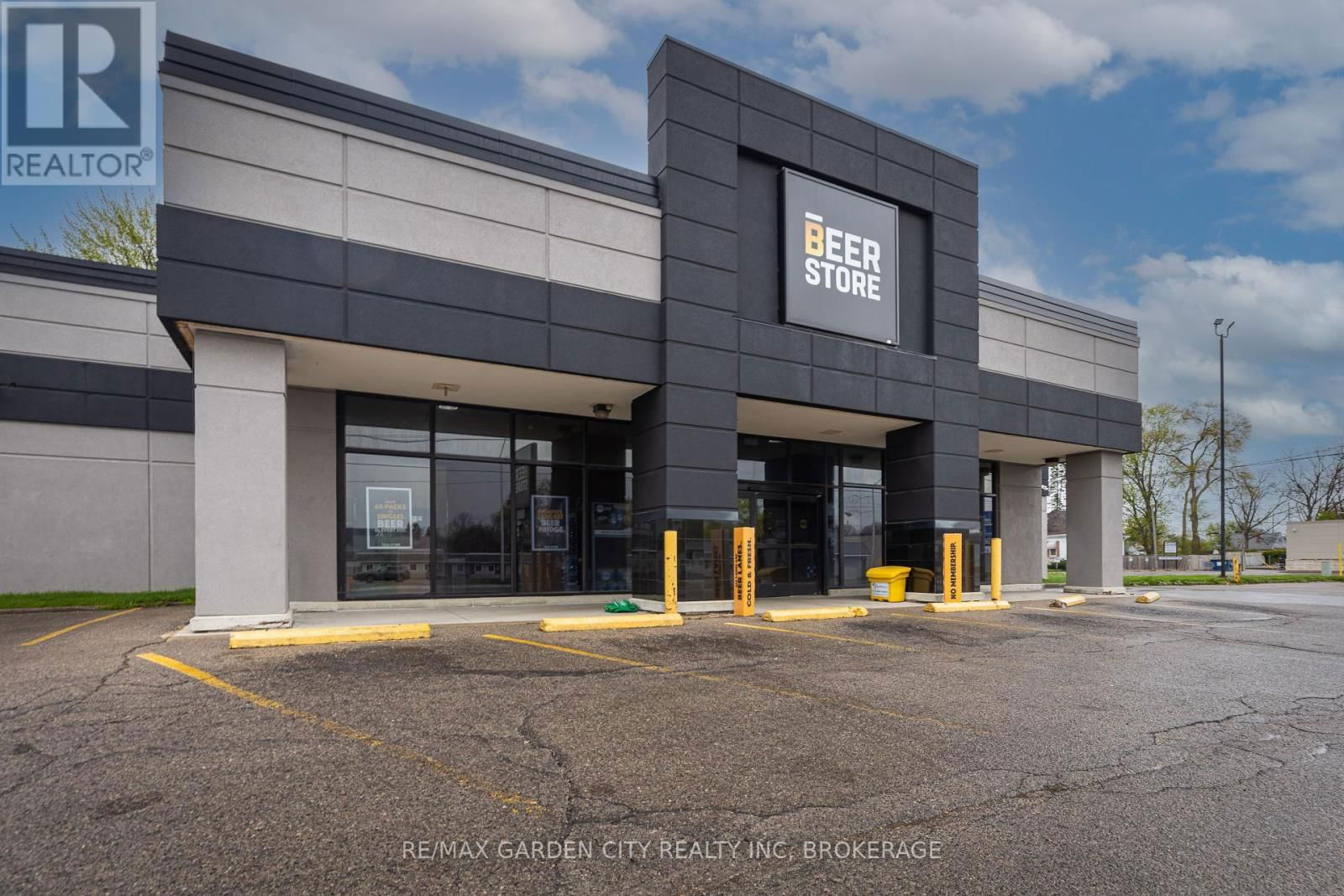1600 DUNDAS STREET Image 7