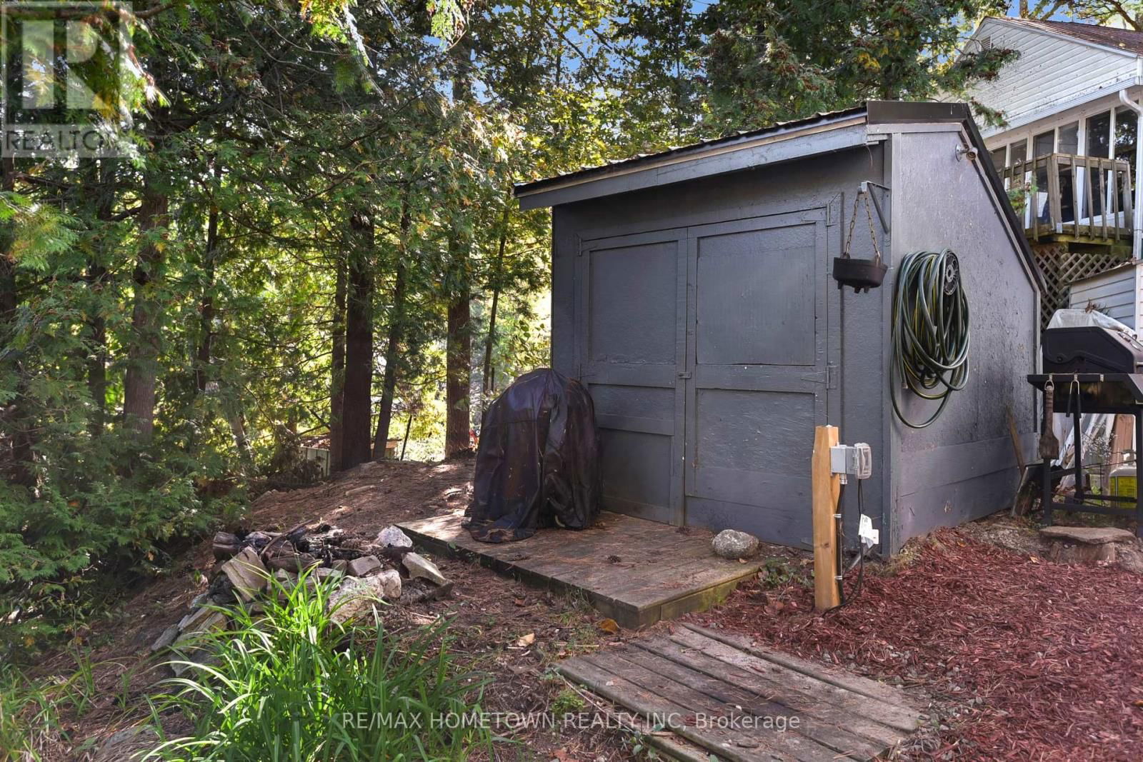 961 NARROWS LANE Image 13
